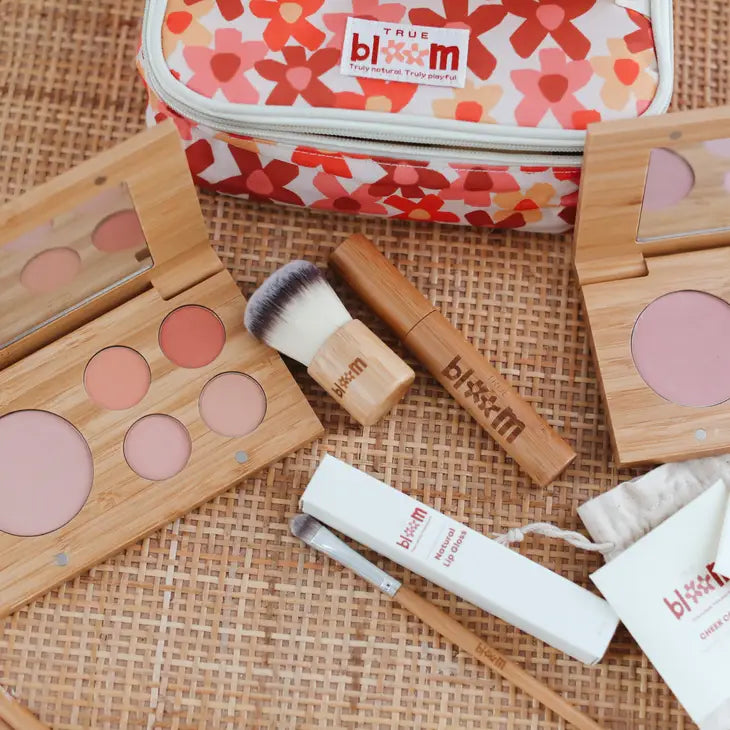 Daisy's Makeup Kit