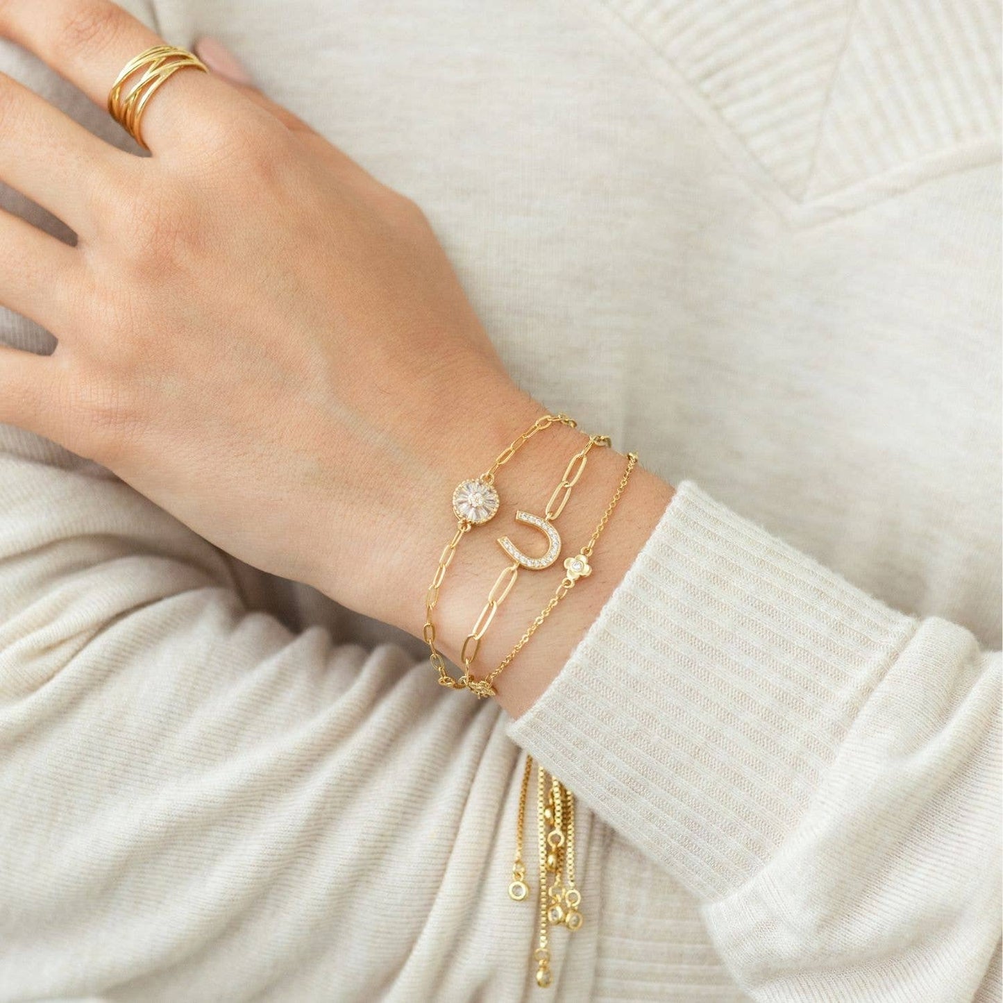 Horseshoe Pulley Bracelet