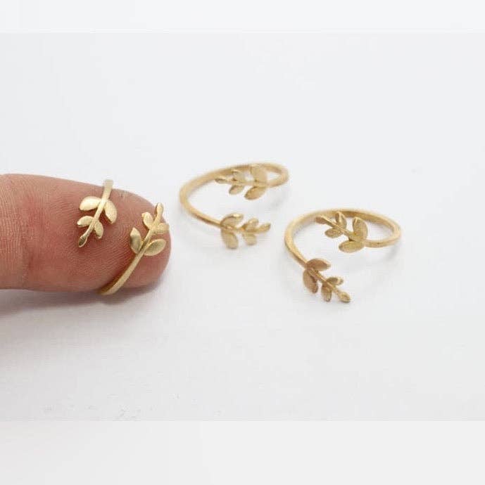 Leaf adjustable ring